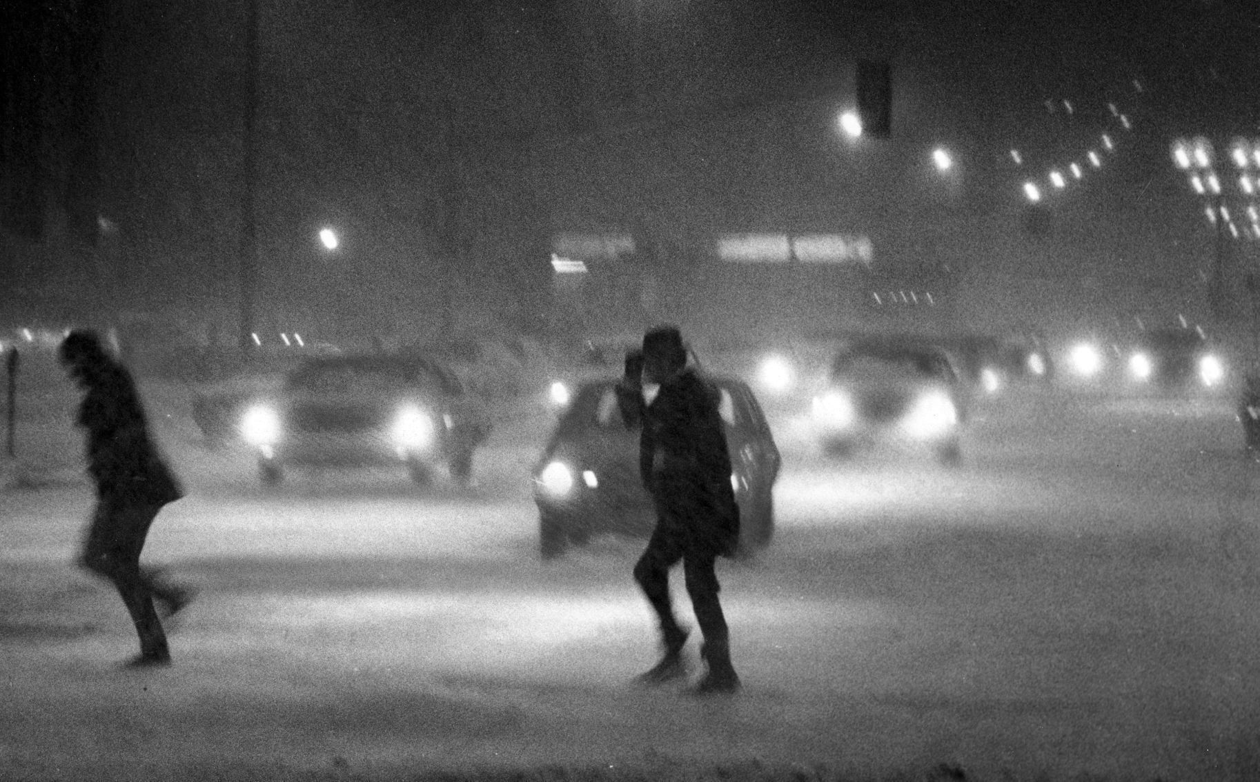 Snow falls at 7:30 a.m. on Jan. 10, 1975 at 14th Street and Capitol Avenue.